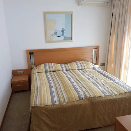 Apart-hotel Rmg Emerald Ravda